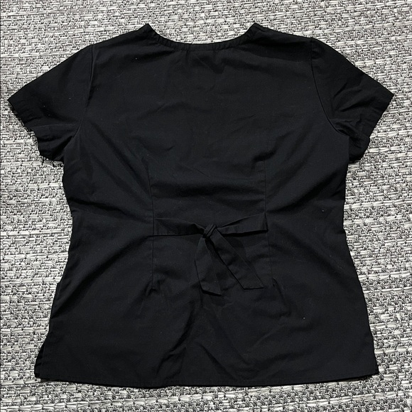 02 Scrubs | Black V-Neck Scrub Top with Stitched Waist Detail - Picture 7 of 8